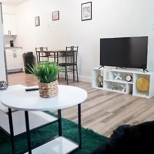  Apartment Jay's Cozy Arts United States