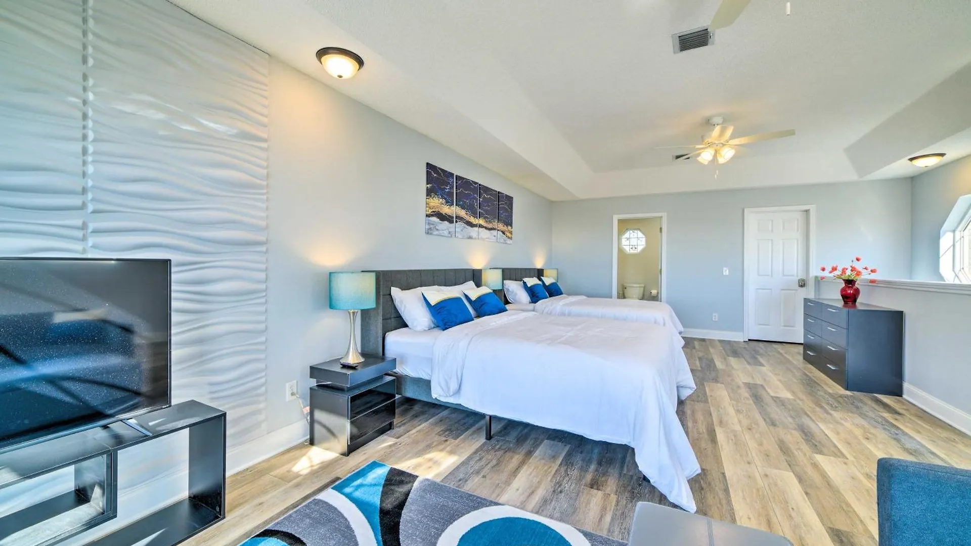 Sunny Pcb Home With Balcony Steps To The Beach! Panama City Beach USA